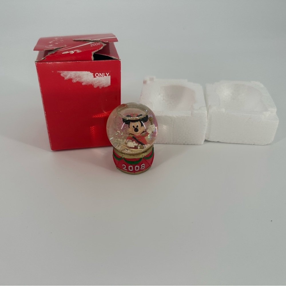 Disney mini 2008 Snow Globe Mickey JCPenny Store Exclusive with Box Christmas
